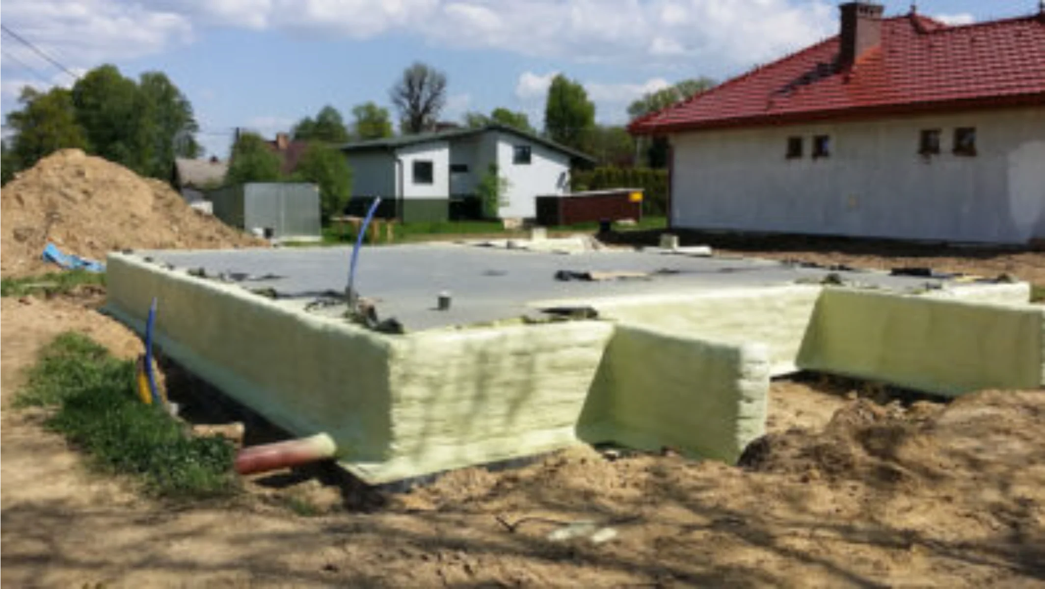 Ocieplenie fundamentów pianą PUR – zdjęcie 3
